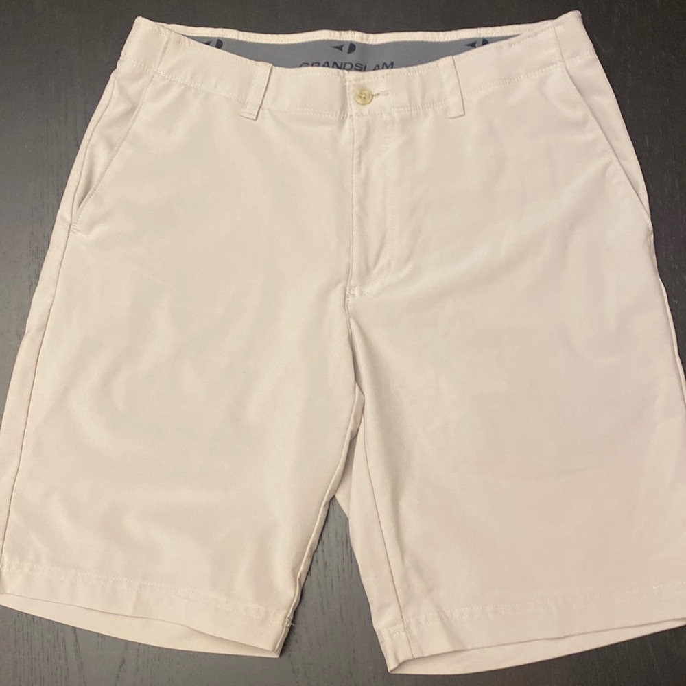Men’s golf shorts